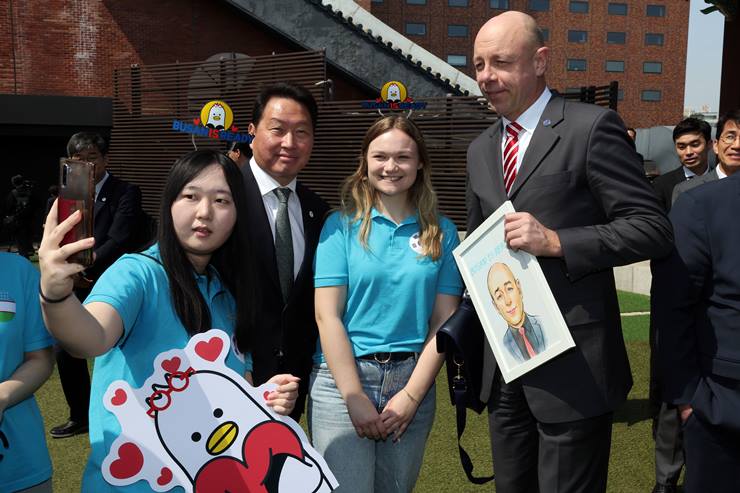 2030부산엑스포 유치 지원 민간위원회 주재 환영 오찬-연합-부산일보